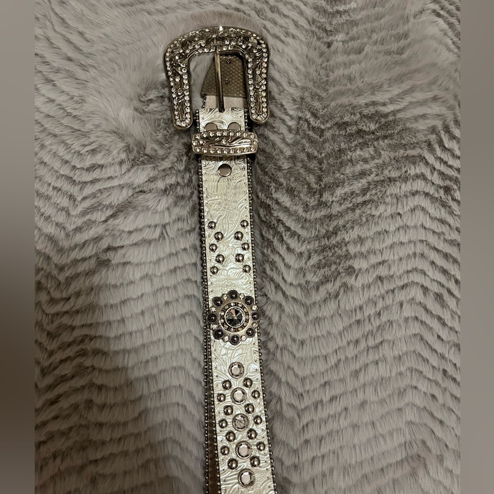 Women’s Ariat belt